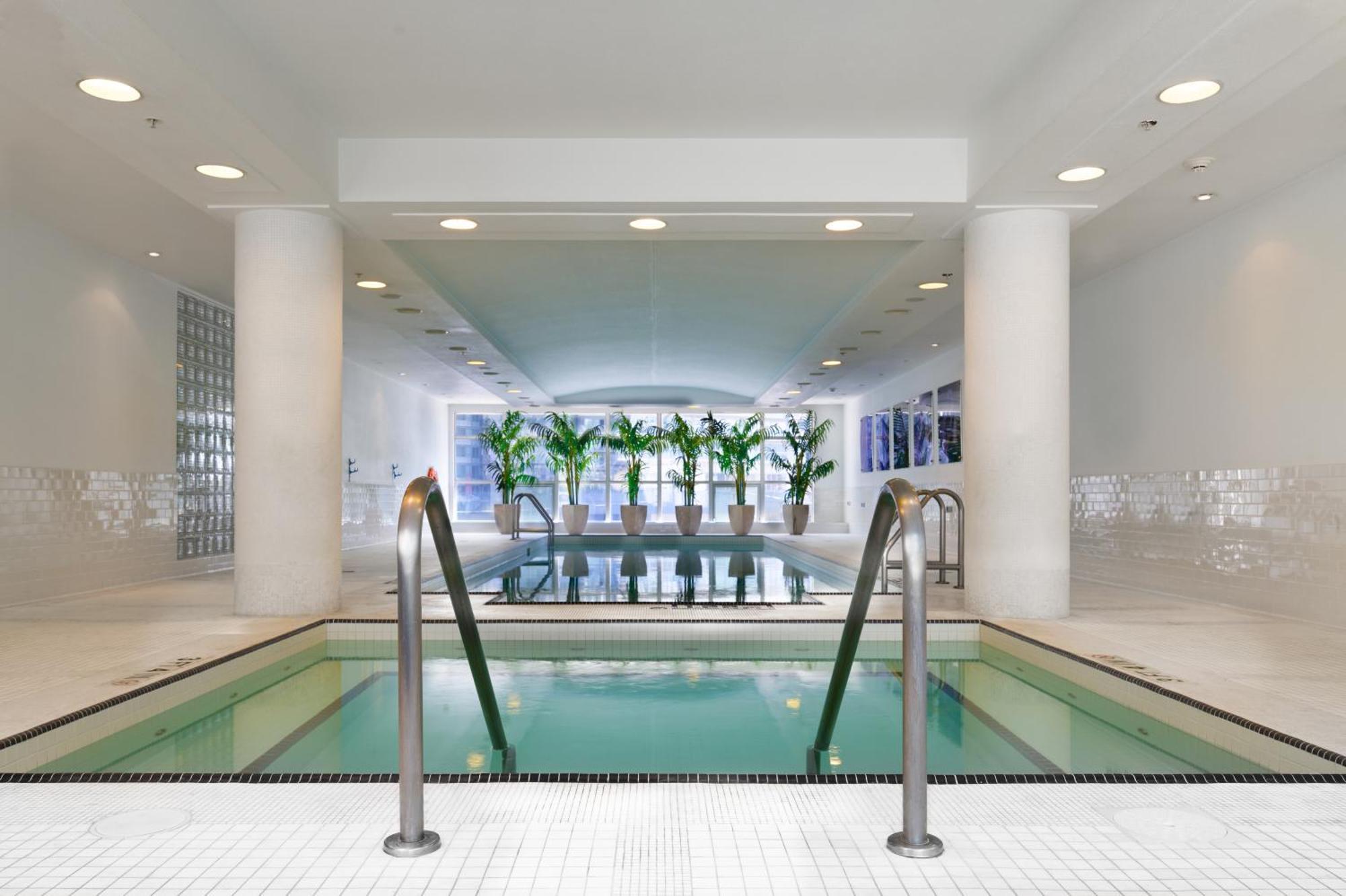 Soho Hotel Торонто Екстериор снимка